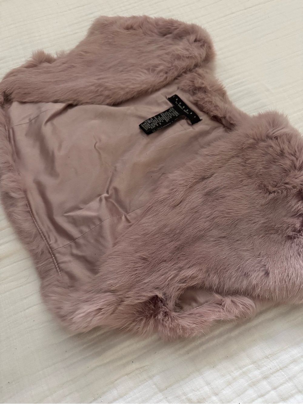 VINTAGE Laundry By Shelli Segal Dusty Pink Rabbit Fur Shrug